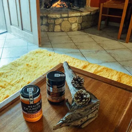 Mezonetes Helmos Ano Lousoi