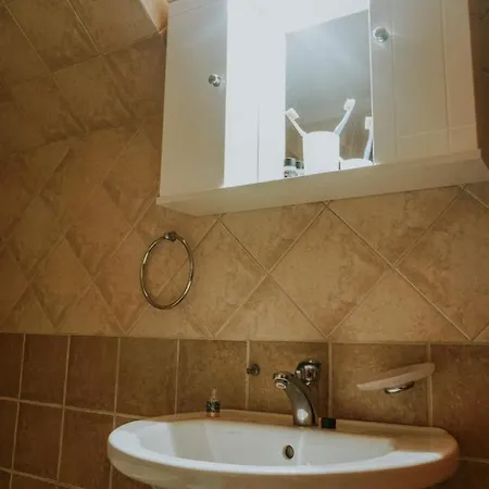 Mezonetes Helmos Apartmán Ano Lousoi