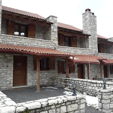 Mezonetes Helmos Apartmán *