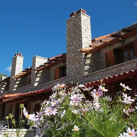 Mezonetes Helmos Apartmán *