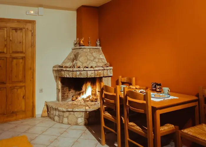 Apartman Mezonetes Helmos Áno Luszí