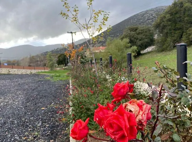 Mezonetes Helmos Áno Luszí