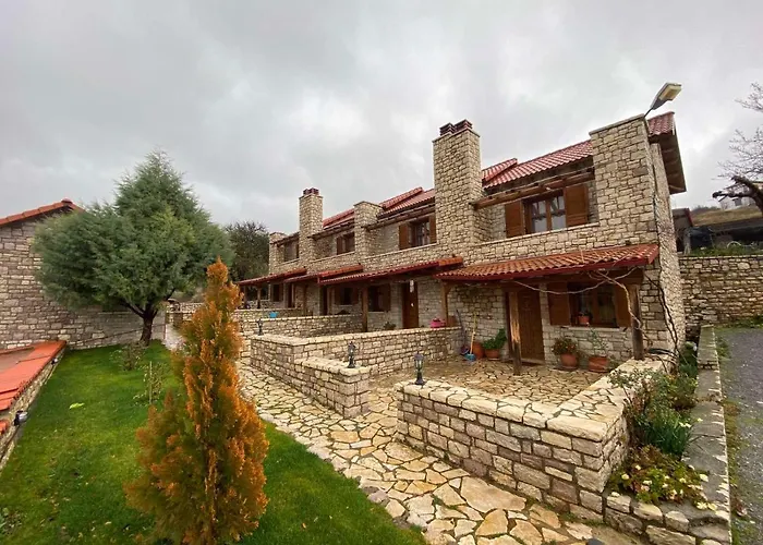 Mezonetes Helmos Apartman Áno Luszí