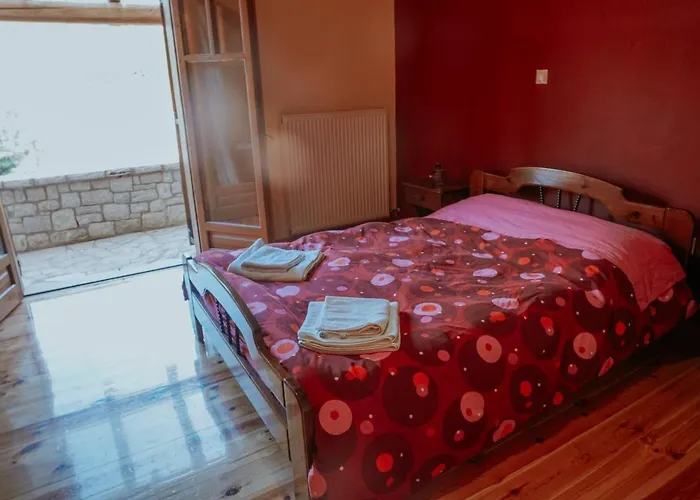 Mezonetes Helmos Apartman Áno Luszí