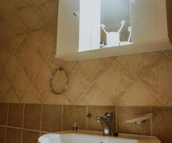 Mezonetes Helmos Apartman Áno Luszí